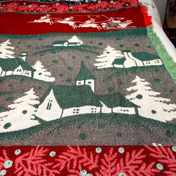 Reversible Vintage Woven Fringed Holiday Tapestry Sofa Blanket Throw - Picture 6 of 10